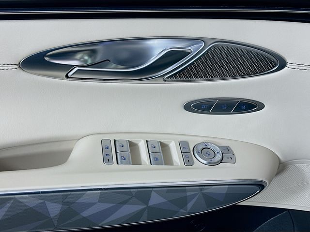 Thumbnail: 2025 Genesis GV70 - 18