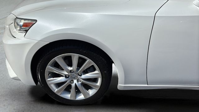 Used 2014  Lexus 250 image 37