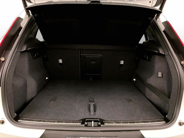 2021 Volvo XC40 T5 Inscription White at Sutliff Volkswagen
