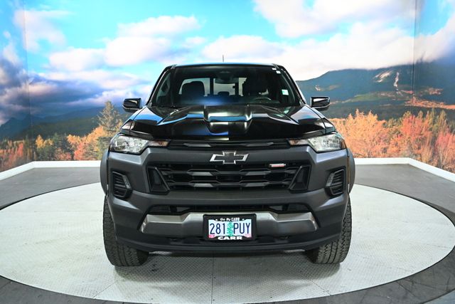 View vehicle photo 3