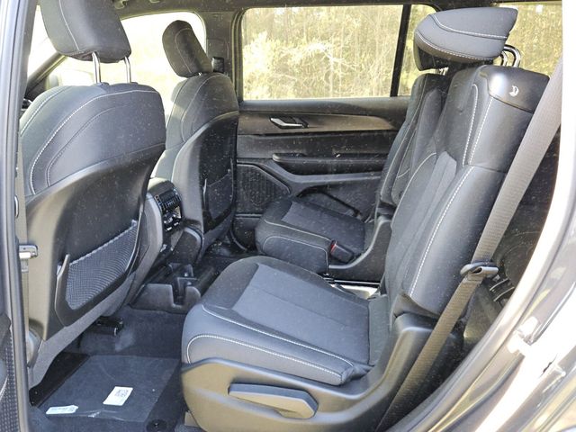 2026 Jeep Grand Cherokee L Laredo 4x4