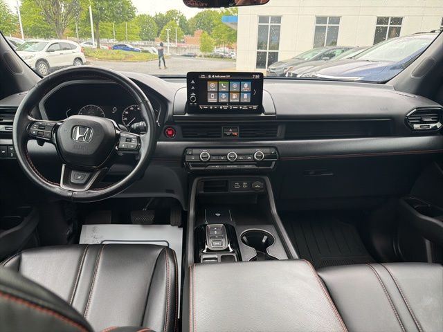 used 2023 Honda Pilot car, priced at $39,995