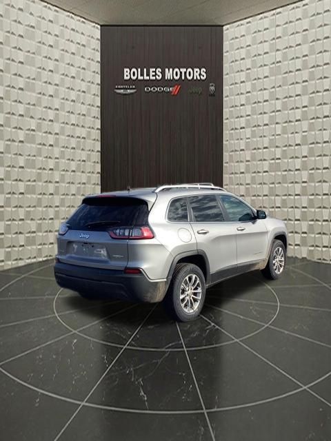 View vehicle photo 4
