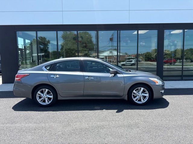 Used 2015 Gray Nissan 2.5 SV image 2