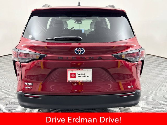 Used 2025 Toyota Sienna Van
