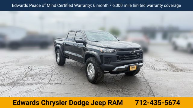 Black 2025 Chevrolet Colorado Pickup Truck Four-Wheel Drive 8-Speed Automatic