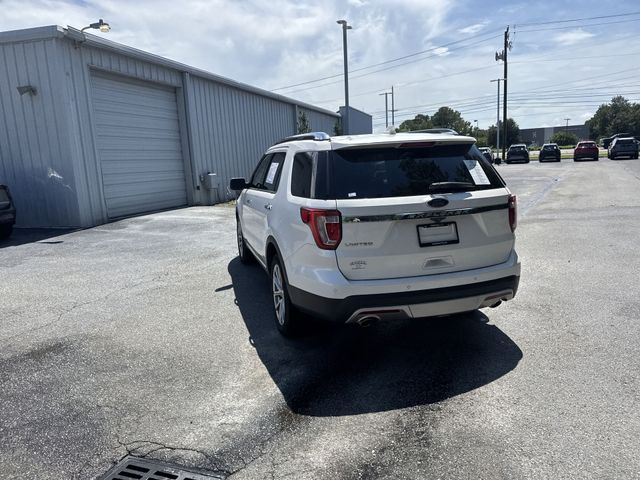 Used 2017 White Ford Limited image 7