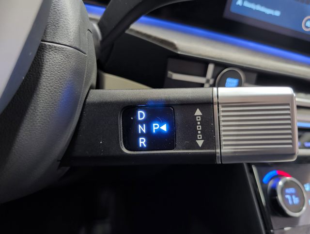 Used 2024 Rockwood Green Hyundai Limited image 24