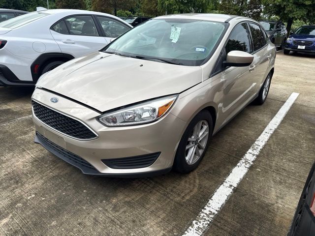 White Gold Metallic 2018 Ford Focus Sedan Front-Wheel Drive 6-Speed Automatic