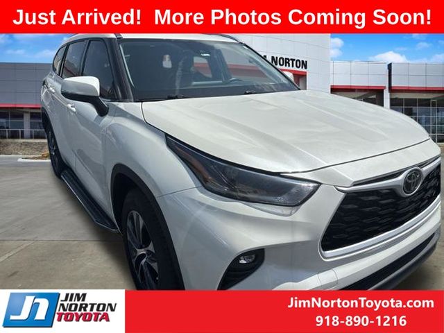 Used 2021 Toyota Highlander XLE in Tusla OK | 5TDGZRAH6MS528481