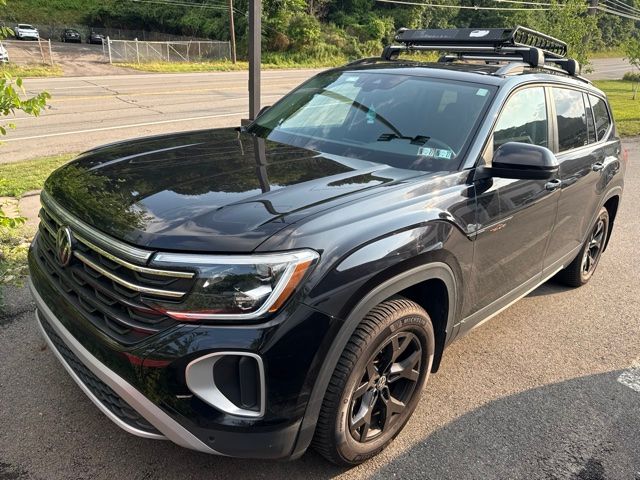 2024 Volkswagen Atlas 2.0T Peak Edition SE w/Technology Black at Sutliff Volkswagen