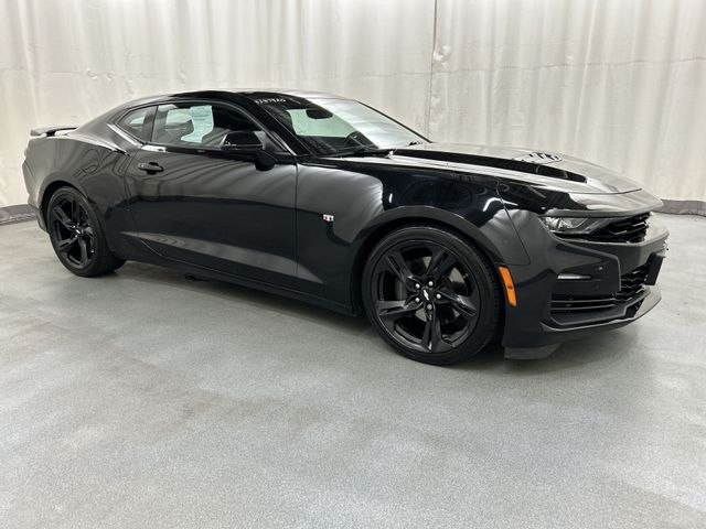 Black 2019 Chevrolet Camaro Coupe Rear-Wheel Drive 6-Speed Manual