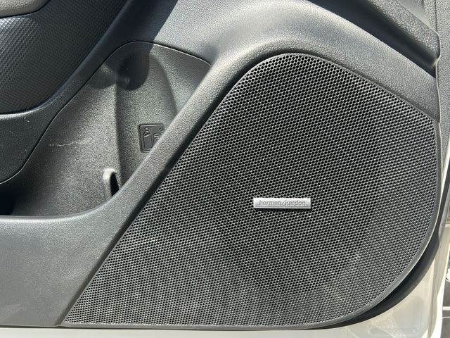 Used 2022 White Subaru Wilderness image 35