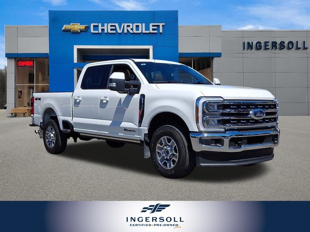 White Metallic 2023 Ford F-250 Super Duty Pickup Truck Four-Wheel Drive Automatic