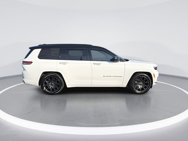 Used 2023 White Jeep Summit image 9