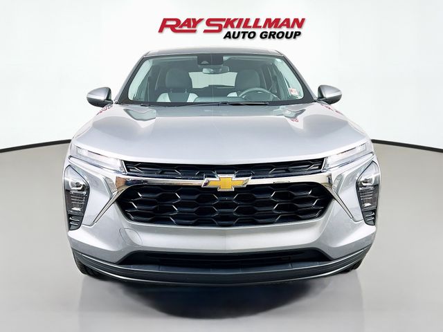 Used 2025 Gray Chevrolet LS image 2
