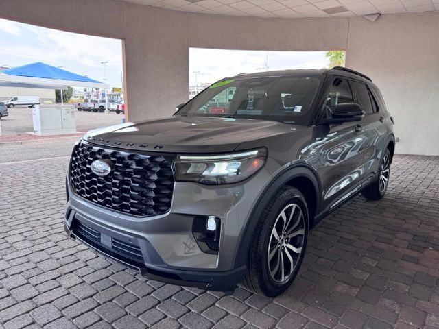  2025 Ford Explorer ST-Line RWD   
