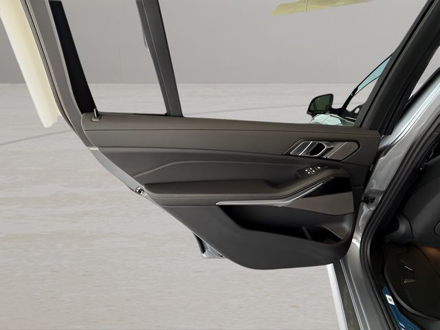 2026 BMW X7 40i - Photo 21