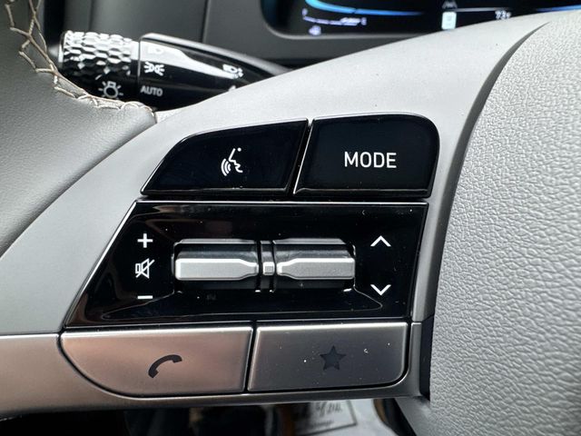 2025 Hyundai Elantra - Image 18