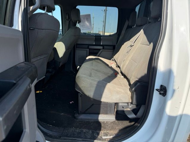 2018 Oxford White Ford Super Duty F-350 DRW XLT DRW 4X4 Chassis