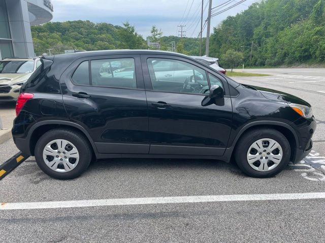 2018 Chevrolet Trax LS - 4