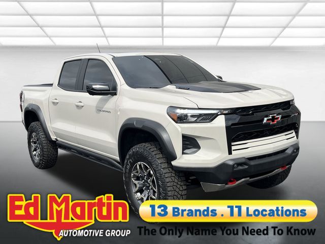 White 2026 Chevrolet Colorado ZR2 Crew Cab 4WD Pickup Truck Four-Wheel Drive 8-Speed Automatic