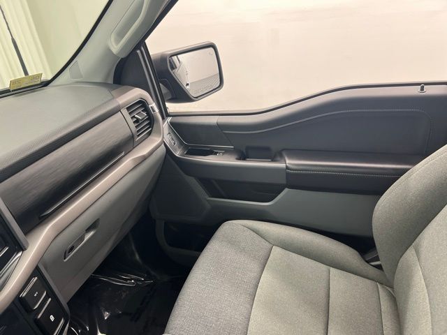 Used 2025 Black Ford XLT image 19