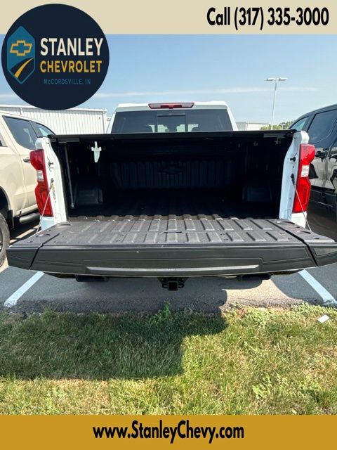 Summit White 2026 Chevrolet Silverado 1500 Pickup Truck Four-Wheel Drive Automatic