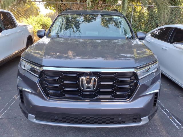 Used 2025 Honda Pilot SUV
