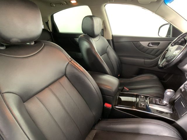 2015 INFINITI QX70 3.7L V6 31