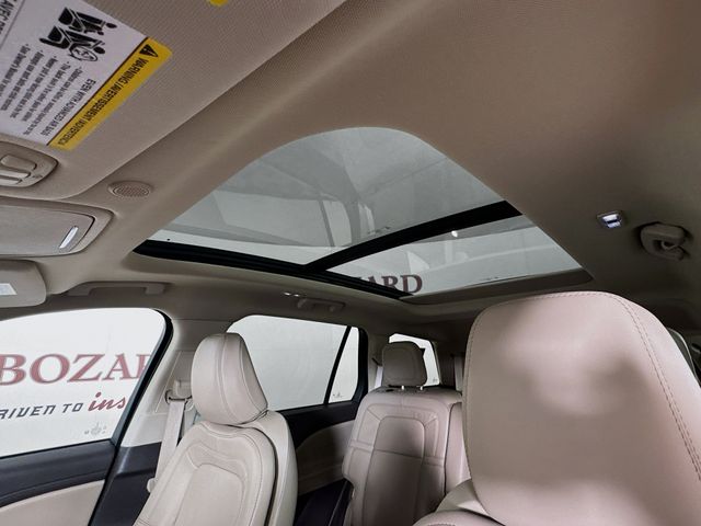 2022 Pristine White Metallic Tri-Coat Lincoln Aviator Reserve RWD SUV