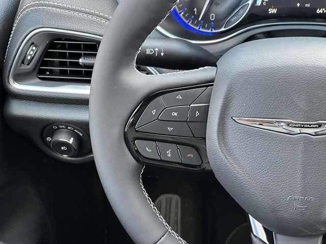 2025 Chrysler Pacifica Limited - Photo 9