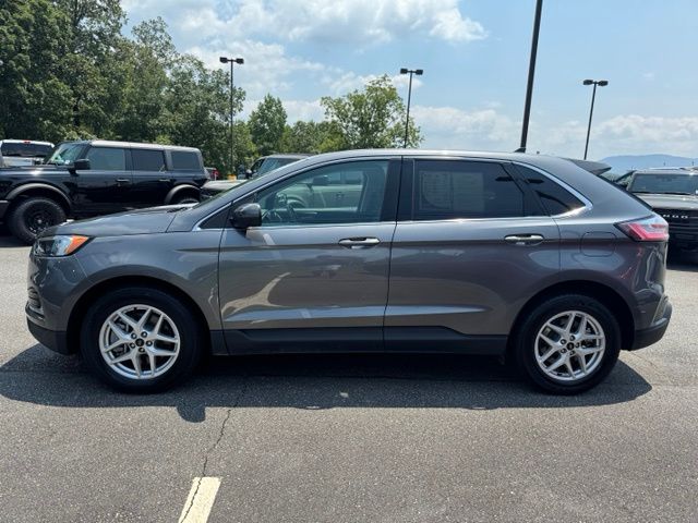Used 2024 Gray Ford SEL image 4