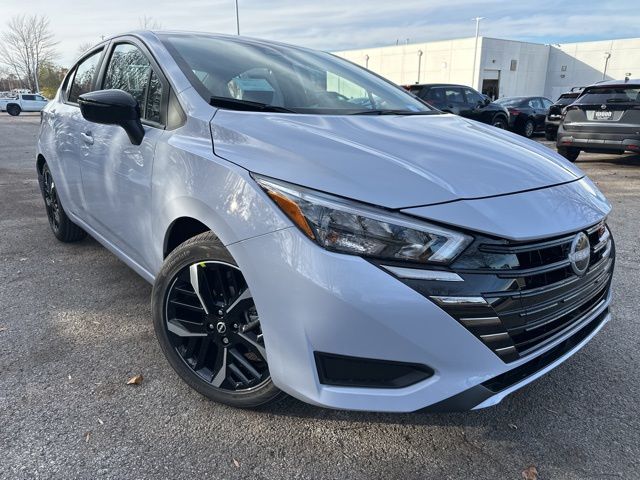 2025 Nissan Versa SR FWD