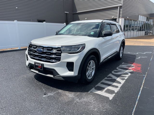White Metallic 2025 Ford Explorer Active RWD SUV / Crossover Rear-Wheel Drive Automatic