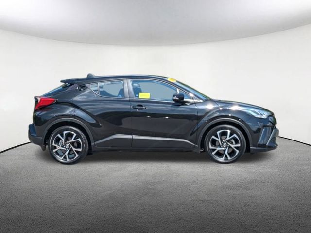 2021 Toyota C-HR XLE 2