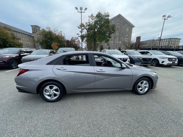 2021 Hyundai Elantra SE 3