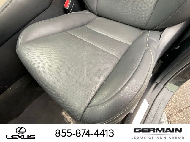 Used 2021 Black Lexus 300h image 22