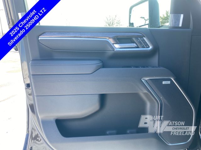 2025 Chevrolet Silverado 2500HD LTZ photo