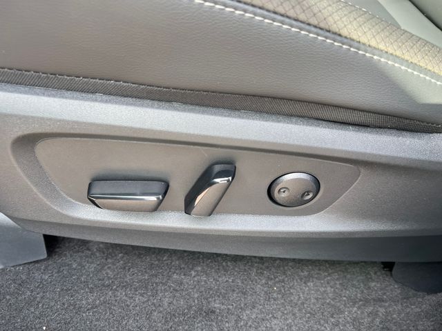 2025 Gun Metallic Nissan Pathfinder SL FWD SUV