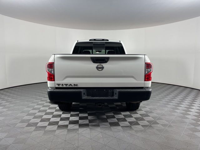 2019 Nissan Titan S 8