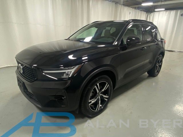 Onyx Black Metallic 2023 Volvo XC40 SUV / Crossover All-Wheel Drive Automatic