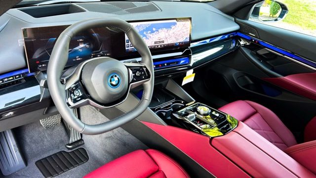 2025 BMW i5 xDrive40 15