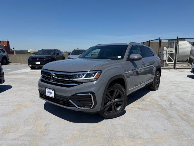 Platinum Gray Metallic 2022 Volkswagen Atlas Cross Sport SEL R-Line 4Motion SUV / Crossover All-Wheel Drive 8-Speed Automatic
