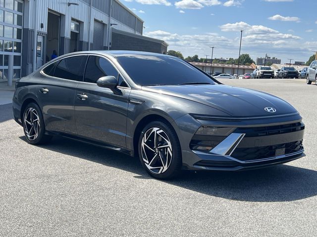 Used 2026 Gray Hyundai SEL Sport image 15