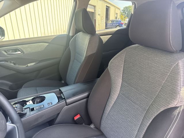 Used 2023 White Nissan SV image 14