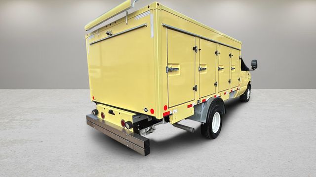 Used 2022 Yellow Ford Base image 40