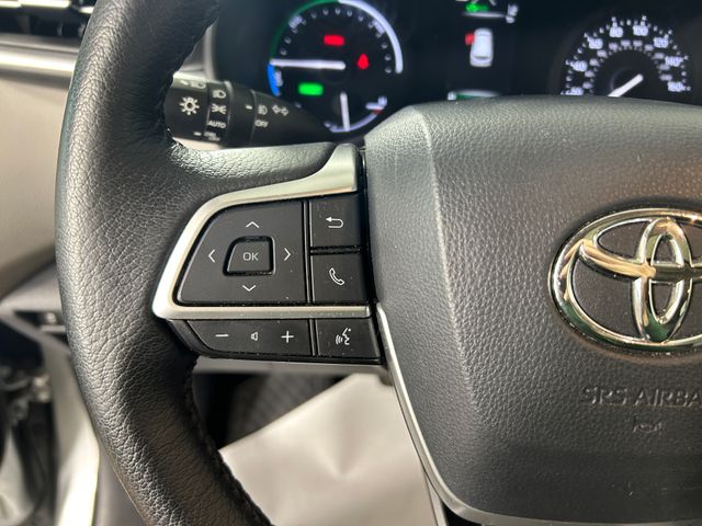 2021 Toyota Sienna XLE 22