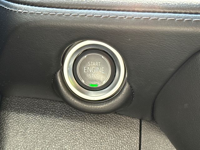 Used 2025 Gray Chevrolet Z71 image 28