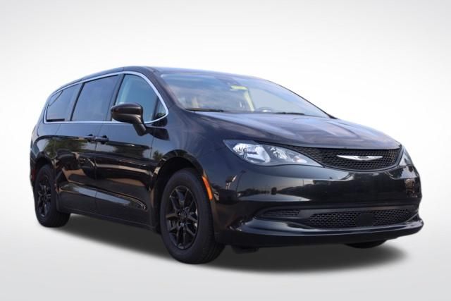 Brilliant Black Crystal Pearlcoat 2023 Chrysler Voyager Minivan Front-Wheel Drive 9-Speed Automatic